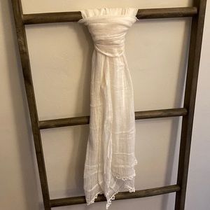 Eddie Bauer cream gauze scarf, one size